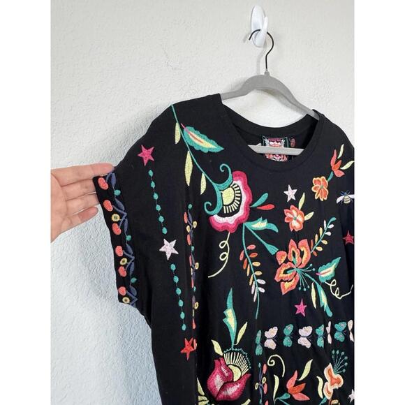 Johnny Was Averi Relaxed Tee Top Black‎ Multicolor Floral Embroidered Sz L Artsy - Picture 5 of 8